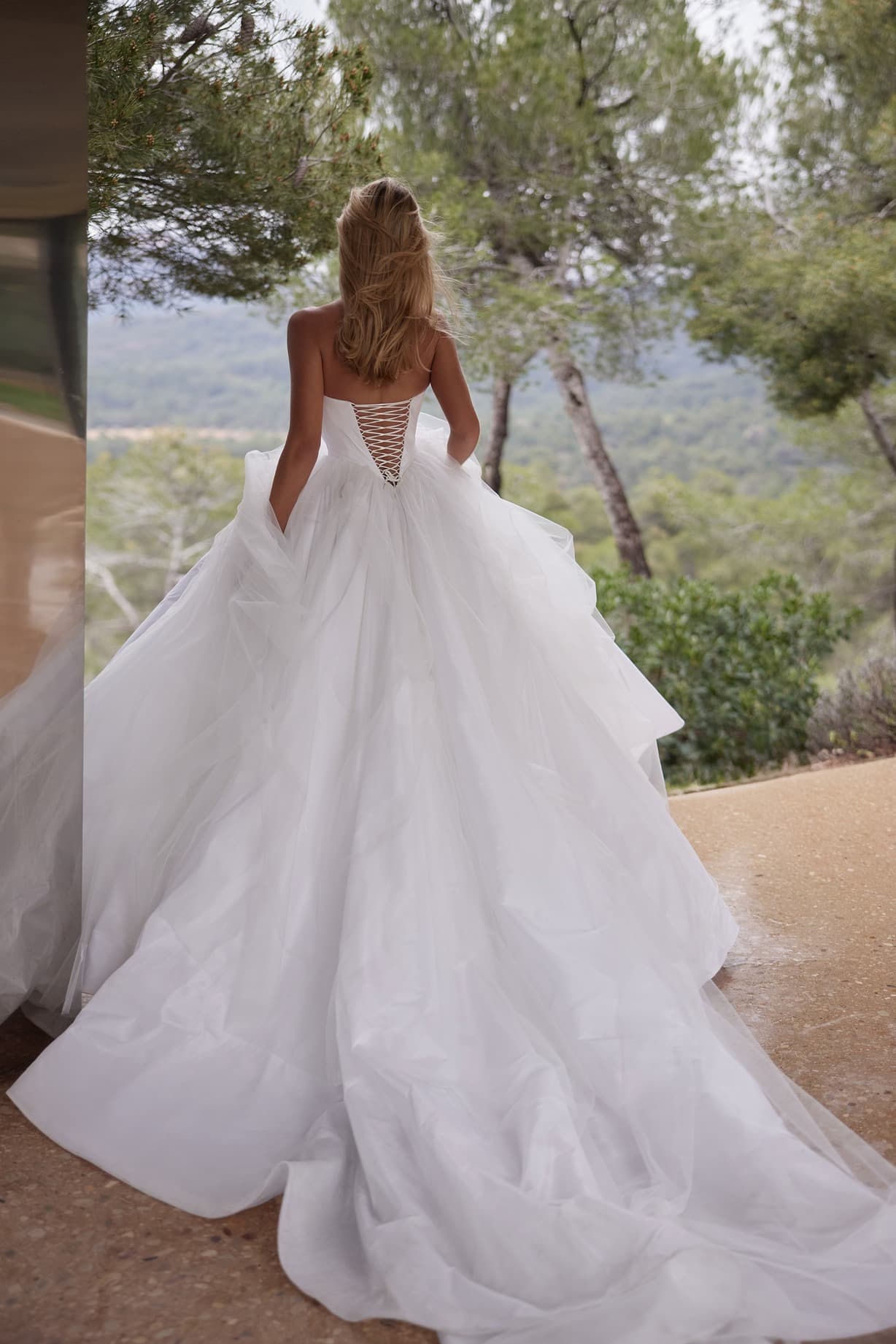 Deliz - Eva Lendel wedding dress by Eva Lendel Deliz is a masterpiece of elegance and originality, featurin... view 2