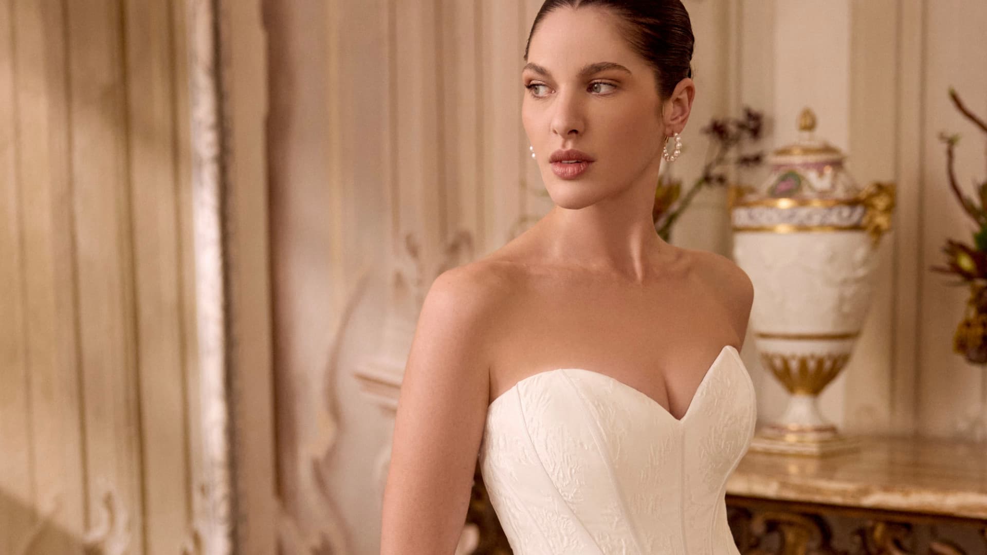 Justin Alexander bridal collection background image