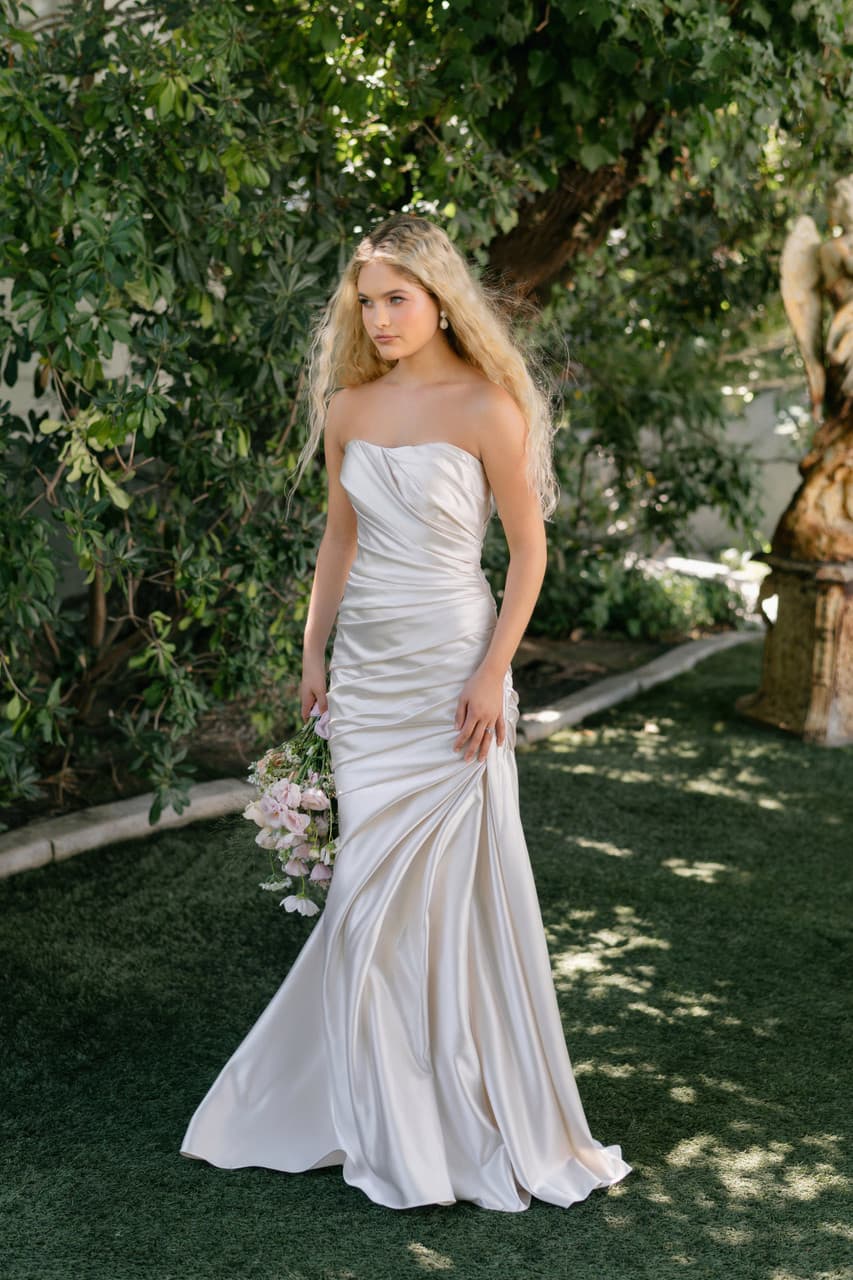 R3911- Allure Romance by Allure Romance