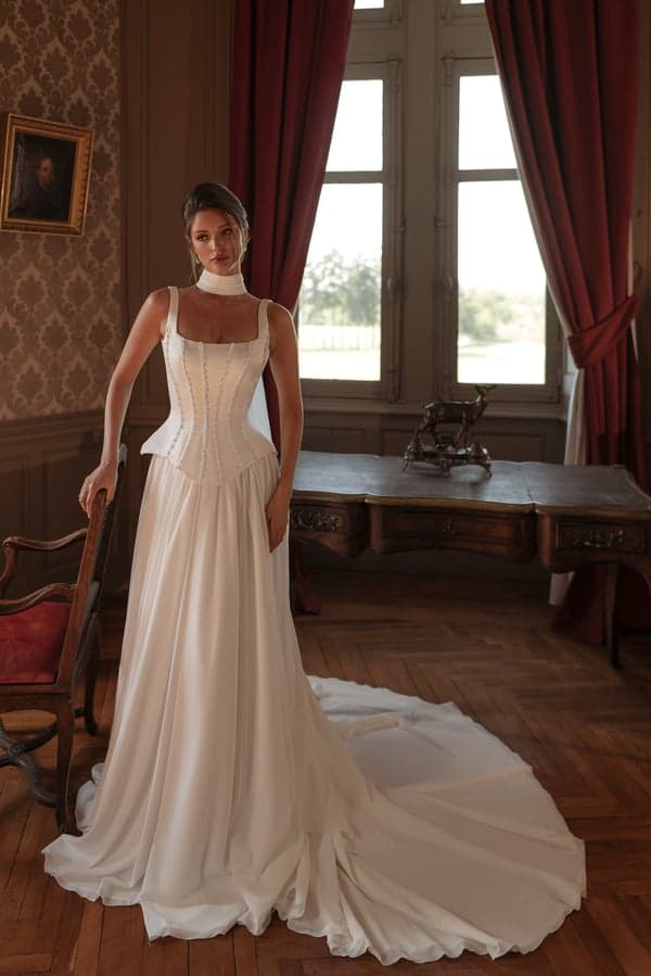 Bali - Katy Corso wedding dress by Katy Corso The Bali set is a real hymn to exquisite simplicity and soph... view 1