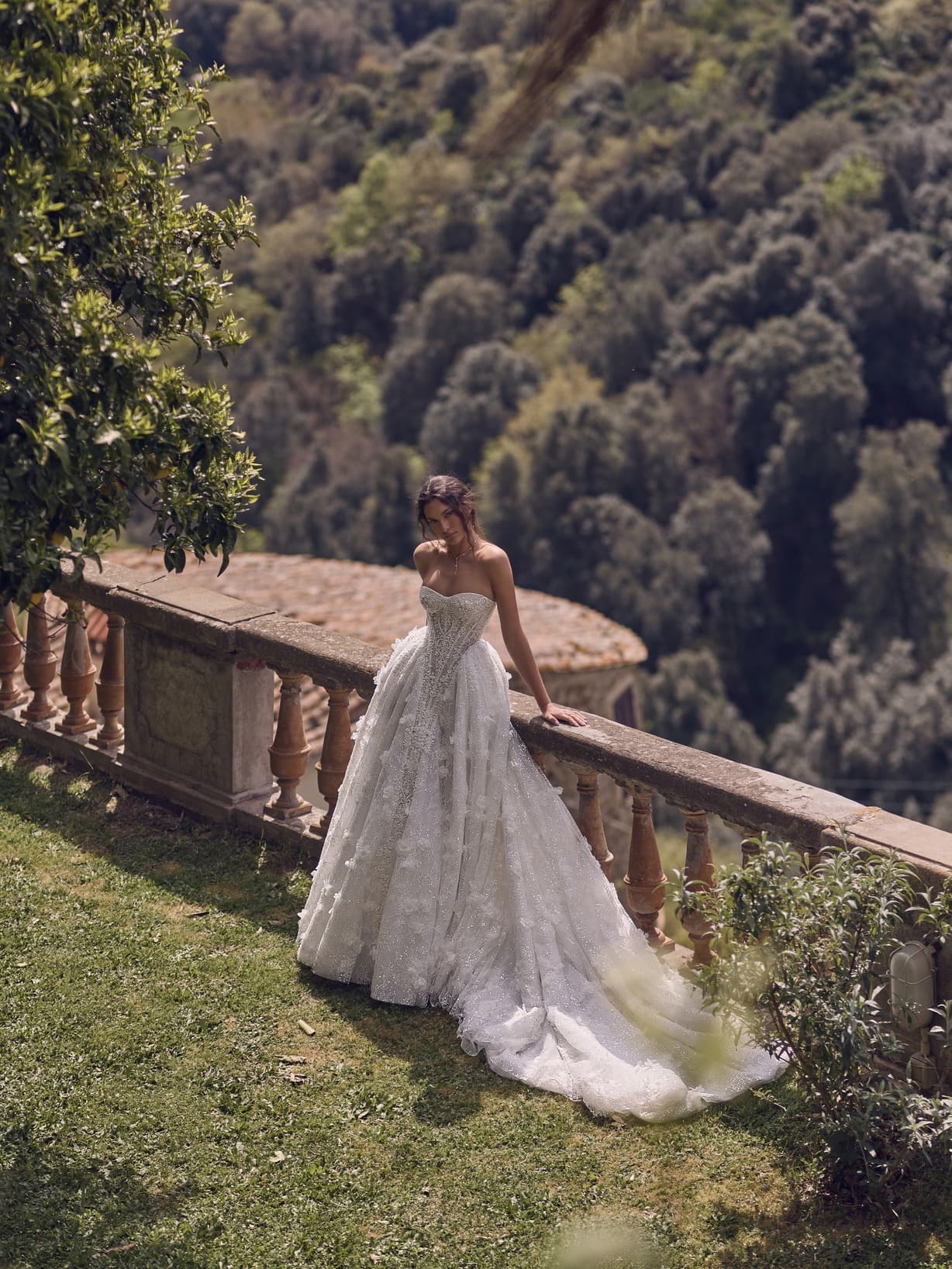 Hecate - Wona wedding dress by Wona Concept A timeless masterpiece with vintage flair, the Hecate gown i... view 1
