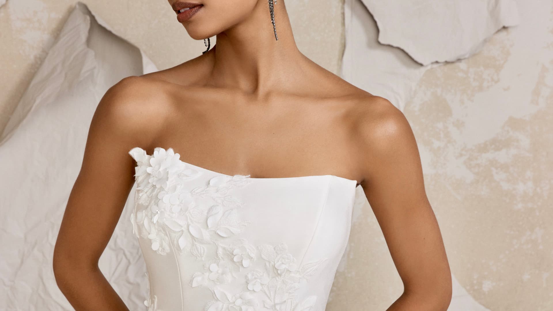 Justin Alexander Signature bridal collection background image