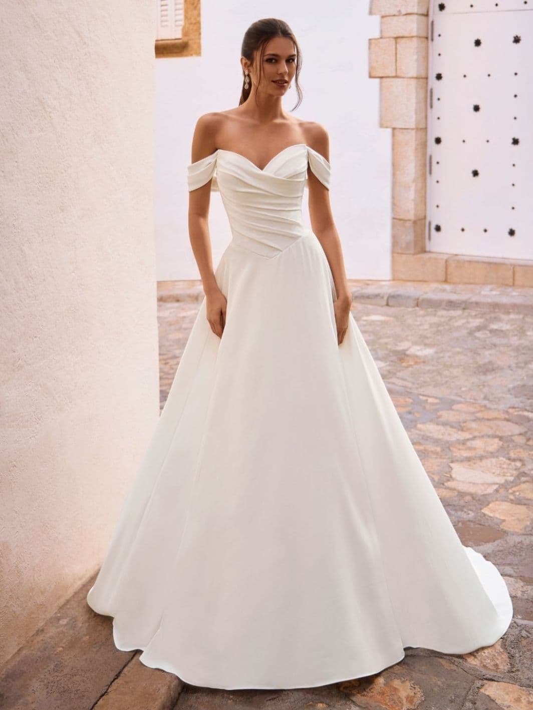 Fionna - Love by Enzoani wedding dress by Enzoani Love Fionna by Enzoani Love | Price: £1740| Stockist: TDR Bridal... view 1