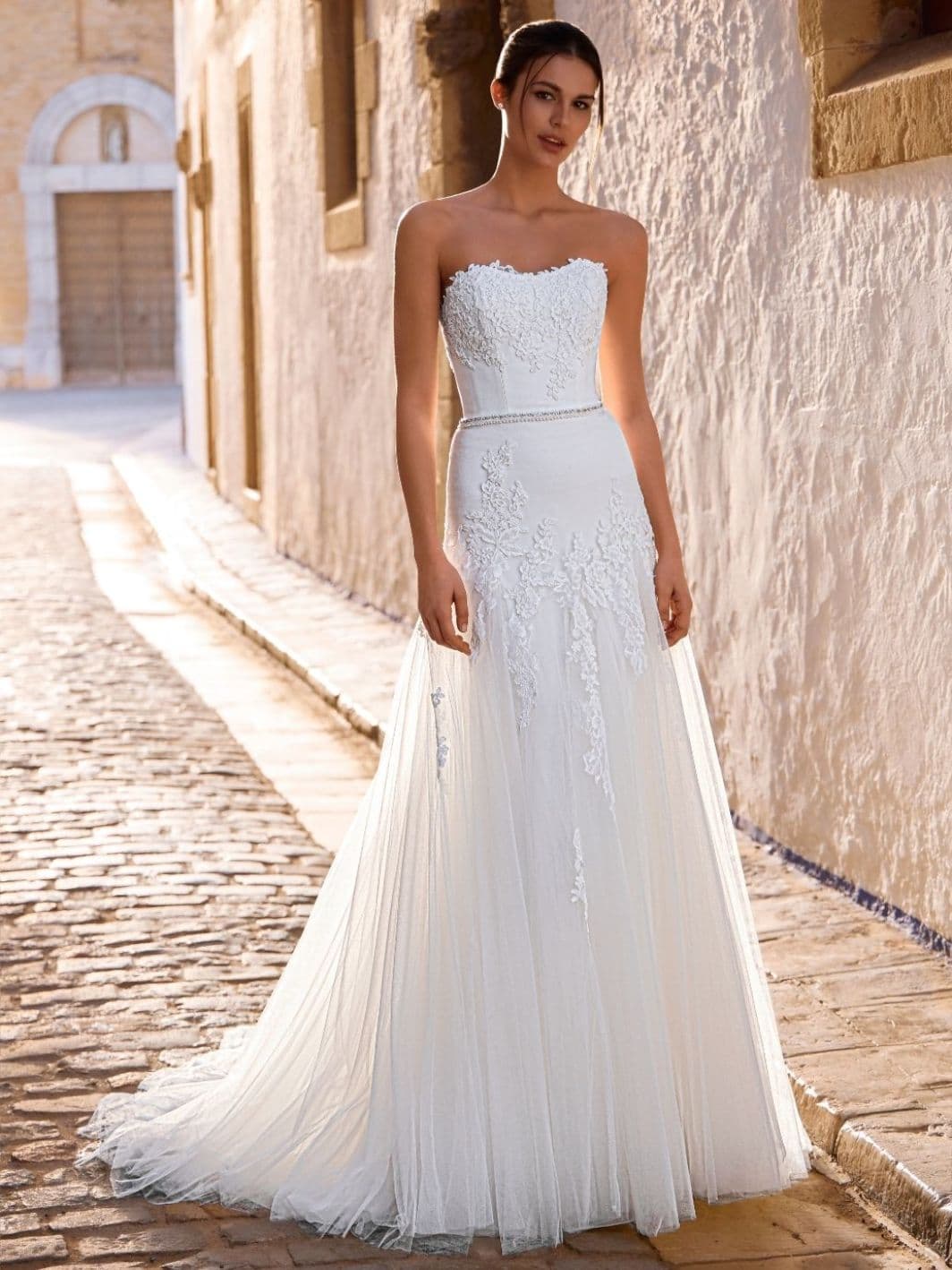 Francis - Love by Enzoani wedding dress by Enzoani Love Francis by Enzoani Love| Price: £1890| Stockist: TDR Bridal... view 1