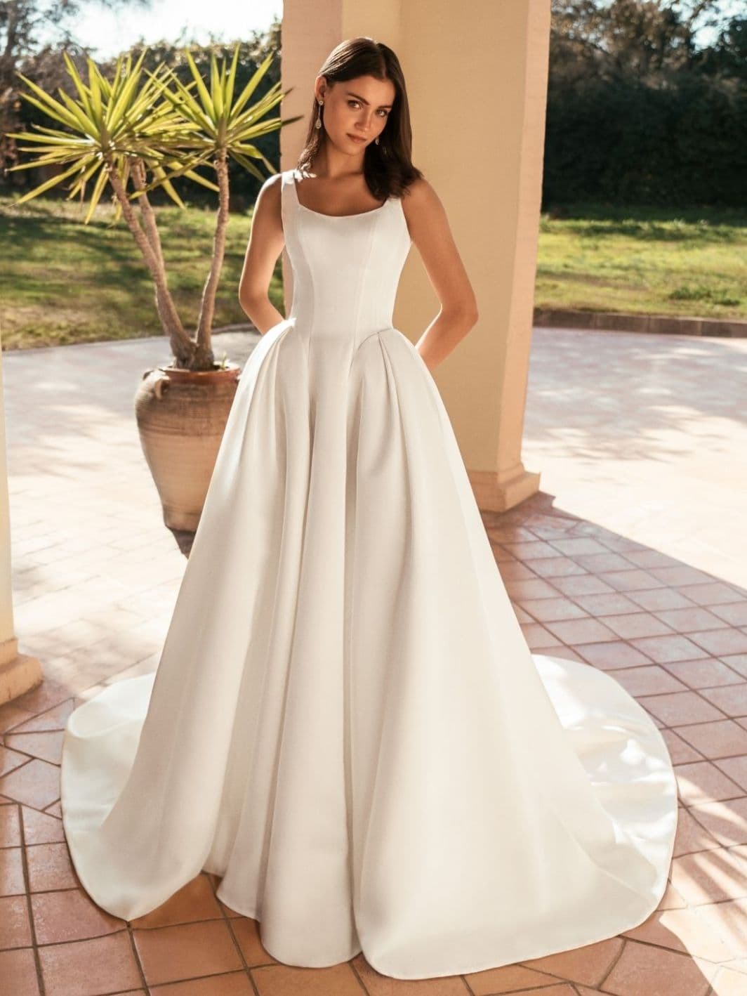 Uveline-S - Blue by Enzoani wedding dress by Blue by Enzoani - Uveline-S by Blue by Enzoani| Price: £1755| Stockist: TDR Br