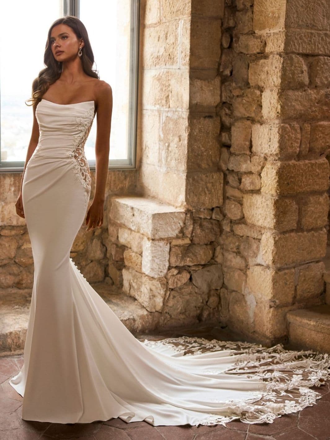 Ginessa - Etoile by Enzoani wedding dress by Enzoani Etoile - Ginessa by Enzoani Etoile | Price: £1740| Stockist: TDR Brid