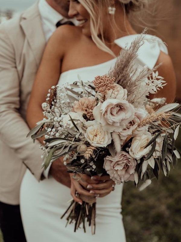 Modern Wedding Bouquets and Flowers