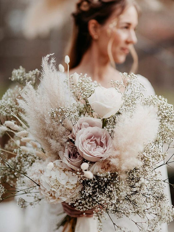 Modern Wedding Flowers