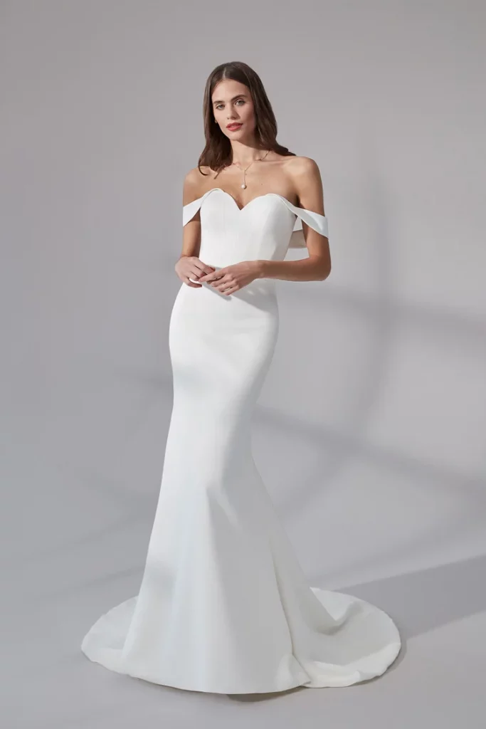 99177 Helena Justin Alexander Signature
