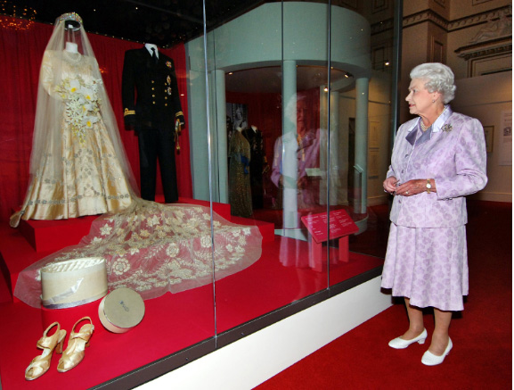 Queen-Elizabeth Queen-Elizabeth