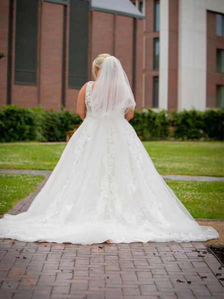 plus-size-bride