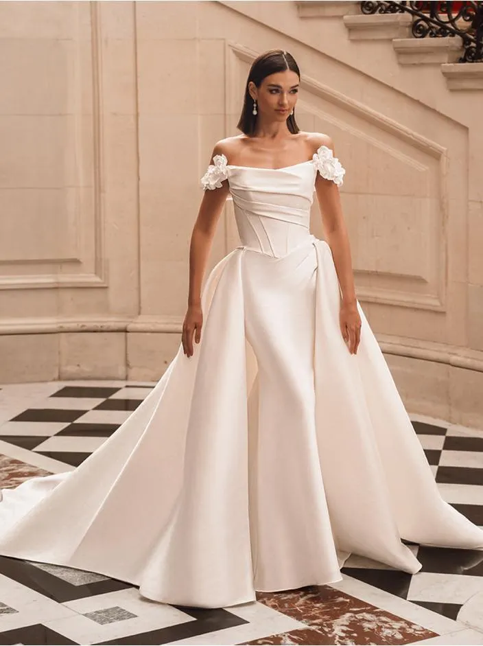 Detachable Sleeves and Overskirts Detachable Sleeves and Overskirts